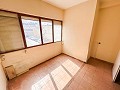 Groot renovatieproject met commerciële optie en 2 appartementen in Alicante Property