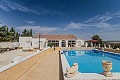 Atemberaubende freistehende Villa in Yecla mit Pool und Garage in Alicante Property