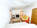 Maravillosa Casa Cueva con Terreno a tan solo 10 minutos de Pinoso in Alicante Property