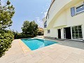 5 Schlafzimmer Villa in La Zenia in Alicante Property