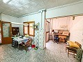 Prachtig herenhuis met zakelijke kansen in Elda in Alicante Property