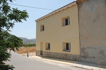 Schönes renoviertes Landhaus mit 4 Schlafzimmern und 3 Bädern in Barbarroja.