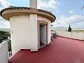 Prachtige villa met 5 slaapkamers en 4 badkamers in Pinoso. in Alicante Property