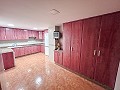 Spectaculair appartement op de begane grond met binnenpatio in Almansa in Alicante Property