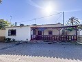 Geräumiges Höhlenhaus mit Grundstück in Casas del Señor in Alicante Property