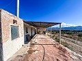 Finca con más de 20.000 m²  de Terreno con Amplias Posibiliades in Alicante Property