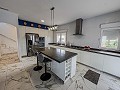Impresionante villa de nueva construcción, lista para entrar a vivir, con casa de invitados, garaje y cocina de verano! in Alicante Property