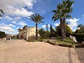 Wunderschöne Villa mit Pool, großem Gästehaus und Hundezwingern in Monóvar! in Alicante Property