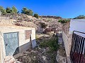 Country house, half cave + garage in Crevillente in Alicante Property