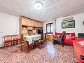 Villa met 4 slaapkamers, zwembad en grond in Sax in Alicante Property