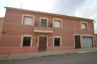 Massief dorpshuis geschikt voor B&B in Raspay in Alicante Property
