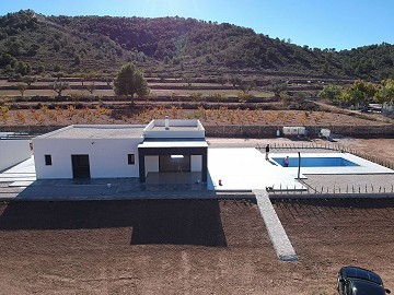 Moderne nieuwe villa in de buurt van Pinoso 3 slaapkamer villa met zwembad en garage