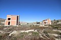 Zwei Immobilien auf einem großen Grundstück für 11 Villen in Baños de Fortuna, Murcia in Alicante Property