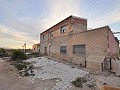 Fantastisches Landhaus zum Renovieren in der Nähe von Pinoso in Alicante Property