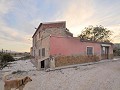 Fantastisches Landhaus zum Renovieren in der Nähe von Pinoso in Alicante Property