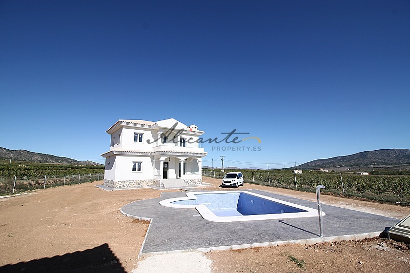Dream New Build Villas in Alicante's beautiful countryside  in Alicante Property