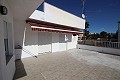 Massief herenhuis met zakelijke mogelijkheid in Monovar in Alicante Property
