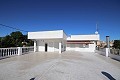 Massives Stadthaus mit Geschäftsmöglichkeit in Monovar in Alicante Property