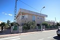 Massief herenhuis met zakelijke mogelijkheid in Monovar in Alicante Property