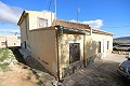 Maison de village à Casas del Señor avec cour et cuisine extérieure in Alicante Property