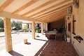 Villa de 4 dormitorios y 3 baños con garaje y jardín con espacio para una piscina in Alicante Property