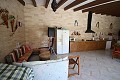 Grande maison de campagne avec commerce de marbre et plantation de raisin in Alicante Property