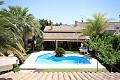 Grote villa met zwembad en tuin in Alicante Property
