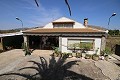 Detached Villa close to town in Caudete in Alicante Property