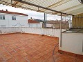 Makelloses Stadthaus mit Garage in Caudete in Alicante Property