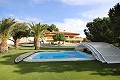 Gran chalet independiente con piscina cerca del pueblo en Elda-Petrer in Alicante Property