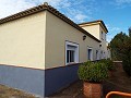 Prachtige villa met 6 slaapkamers en 3 badkamers met solarium in Zarra, Valencia in Alicante Property