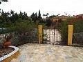 Hermosa villa de 5 dormitorios, piscina grande y casa de huéspedes separada in Alicante Property