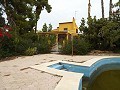 Mooie villa met 5 slaapkamers, groot zwembad en apart gastenverblijf in Alicante Property