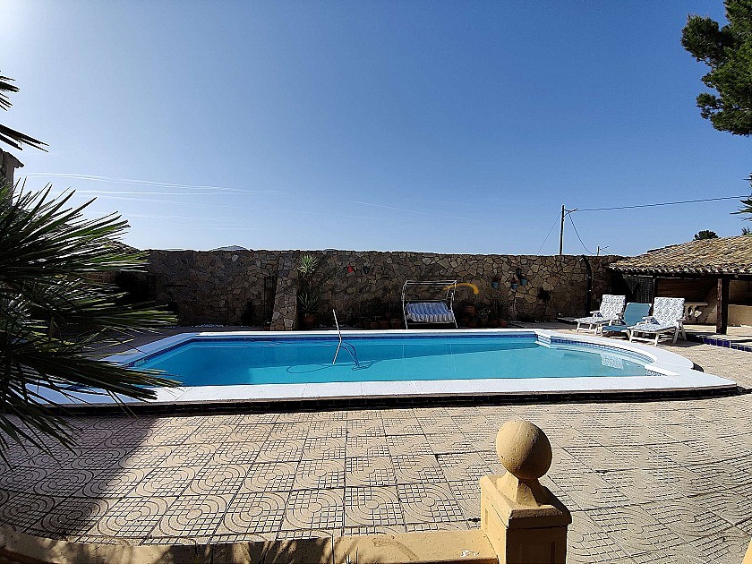 Lovely countryside home with a swimming pool near Monovar and Pinoso in Alicante Property