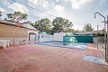 Villa de 4 chambres avec piscine et garage in Alicante Property