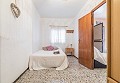 Villa de 4 dormitorios con piscina y garaje in Alicante Property