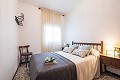 Villa de 4 dormitorios con piscina y garaje in Alicante Property
