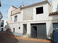 Grande maison de ville avec 2 appartements séparés et garage in Alicante Property