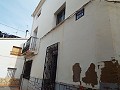 Grande maison de ville avec 2 appartements séparés et garage in Alicante Property