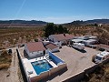 Indrukwekkend groot huis met 2e huis plus zwembad en garages in Alicante Property