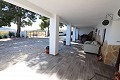 Indrukwekkend groot huis met 2e huis plus zwembad en garages in Alicante Property