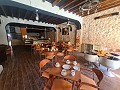 Heerlijke woning en bedrijfspand (ex café) in Alicante Property