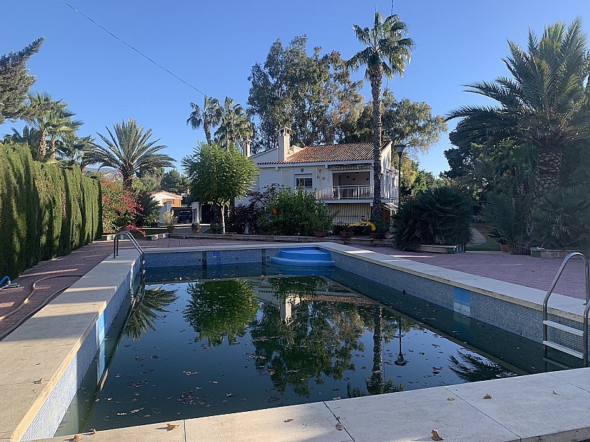 Stunning 5 bedroom 3 bathroom Villa with Pool and Tennis court. in Alicante Property