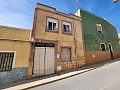Das Haus ist in zwei Wohnungen aufgeteilt – es sind bauliche Reparaturen oder ein Umbau erforderlich in Alicante Property
