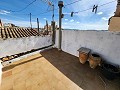 Huis gesplitst in 2 appartementen - heeft structurele reparaties of herbouw nodig in Alicante Property