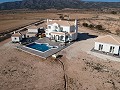 Luxe nieuwbouw villa met gastenverblijf en garage optie in Alicante Property