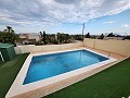 Villa elevada con piscina y bonitas vistas al mar in Alicante Property