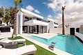 Stilvolle Villa mit 3 Schlafzimmern und 4 Bädern und privatem Pool, 750 m vom Strand entfernt in Alicante Property