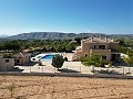 Groot executive huis met 5 slaapkamers en een zwembad van 10x5 in Alicante Property