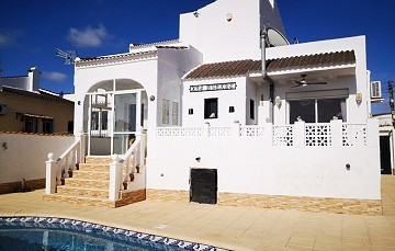 Lovely 4 Bedroom Villa with private pool in Torrevieja